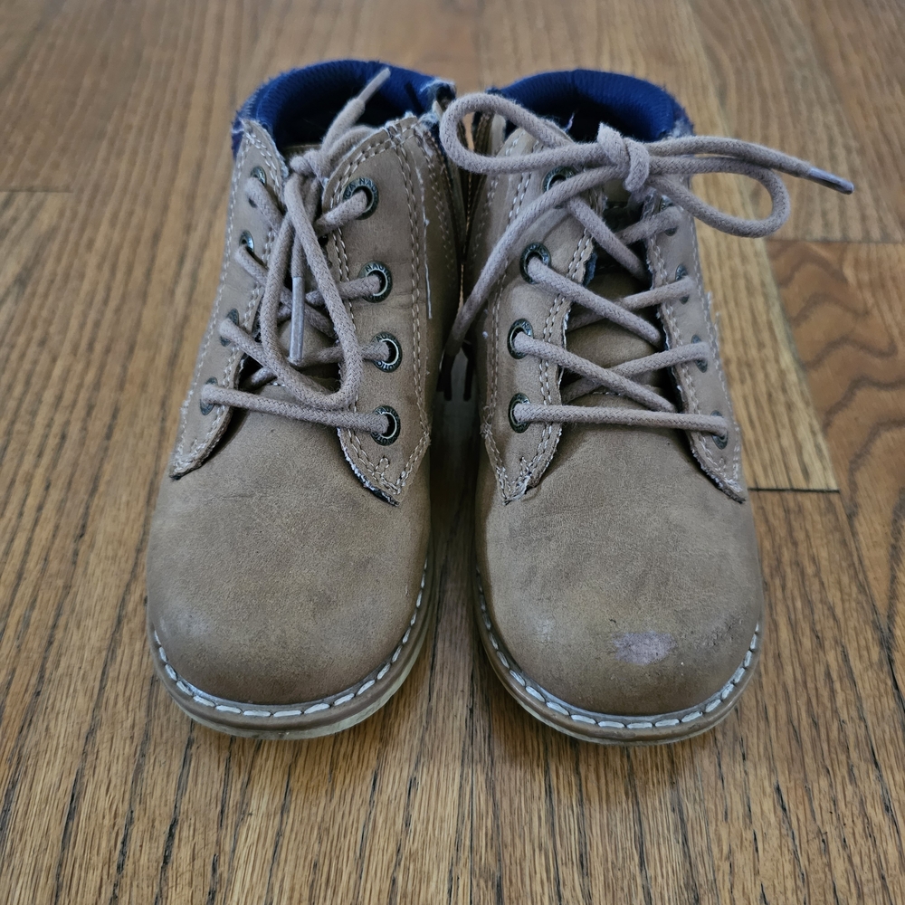 Nautica Brown Kids Boots with Blue Accents Boys Size 10